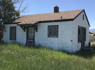 613 2nd St, Hanna, WY 82327