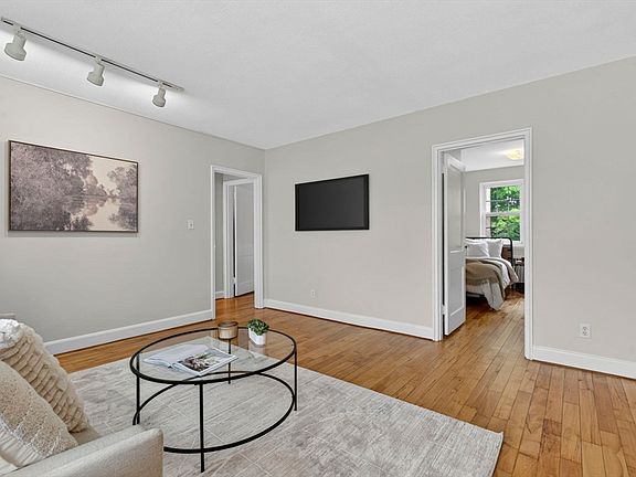 4th image of 9 Dexter St APT 4