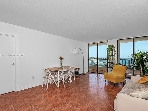 2nd image of 555 NE 15th St APT 12K