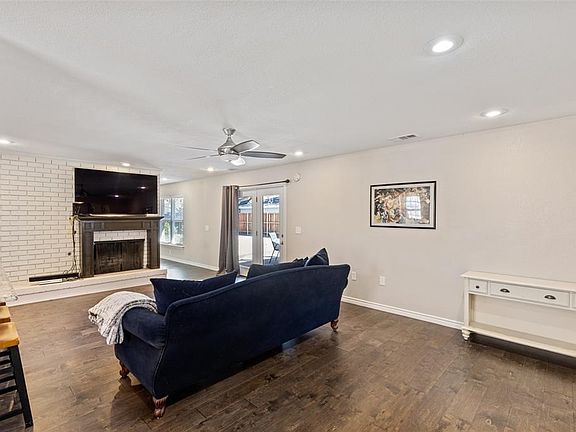 4th image of 738 Snowden Dr