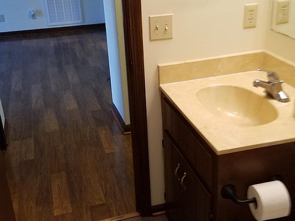 3rd image of 1413 Hillwood Dr #C