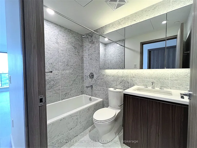 85 McMahon Dr #1110 — Photo 4