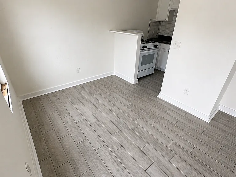 3814 N Central Ave #6 — Photo 3