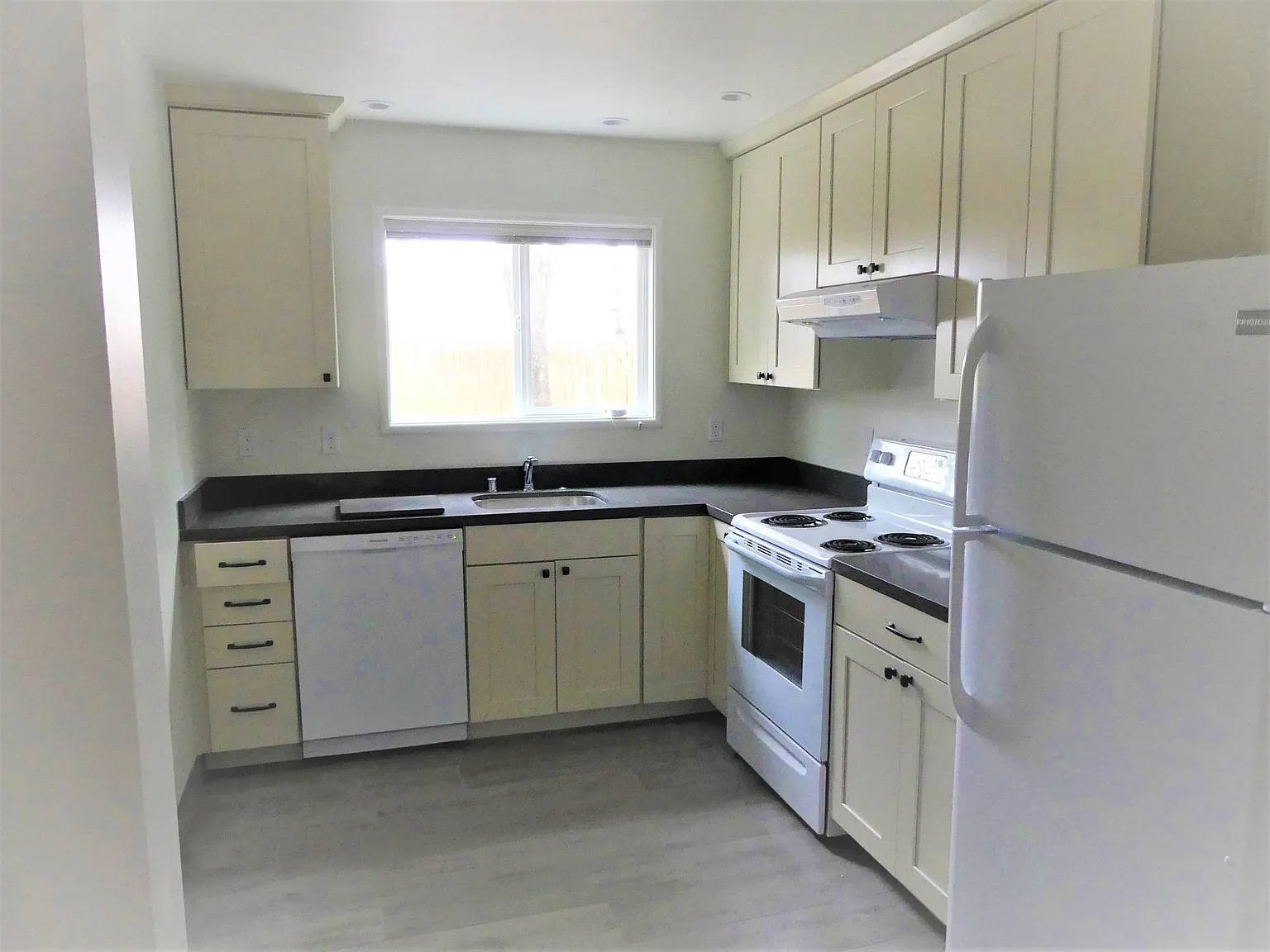 2 bed, 750 sqft, $1,950 — Photo 4