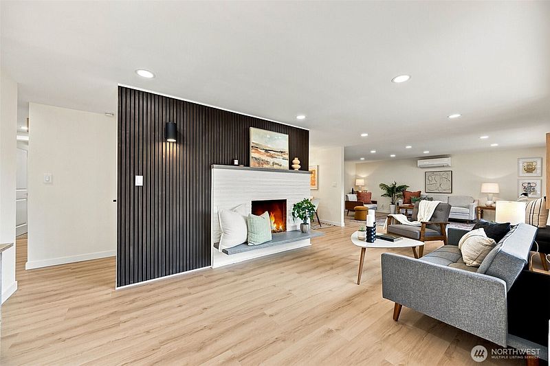 2nd image of 2538 NE 107th Street
