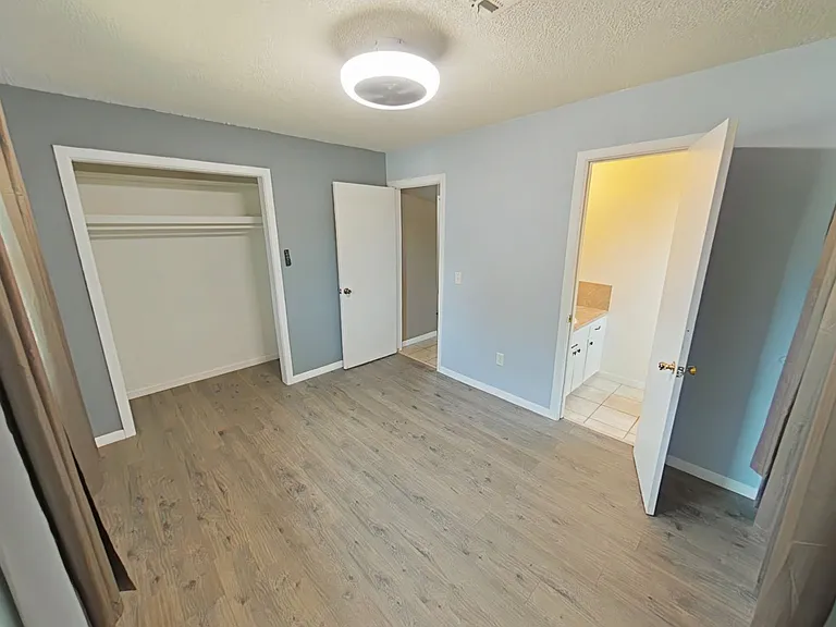 3808 SE Dorchester Dr — Photo 9