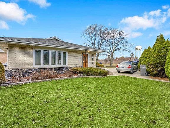 5th image of 4530 Butterfield Rd