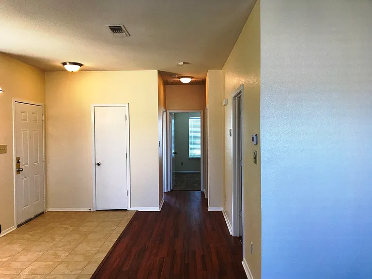 1420 Fitzhugh St — Photo 3