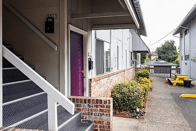 Villa 34 Apartments - Portland Oregon