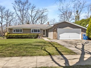 2904 Summit Ave, Highland Park, IL 60035
