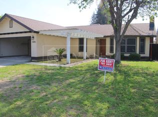 5205 W Iris Ct, Visalia, CA 93277