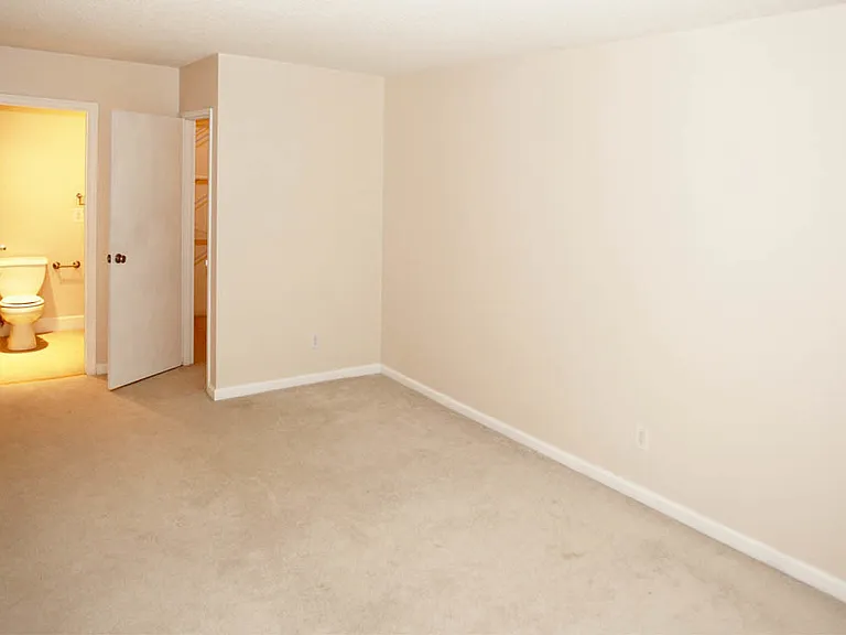 2300 Pimmit Dr #113 — Photo 11