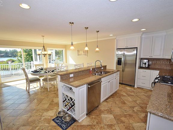 5th image of 13399 Lake Shore Dr