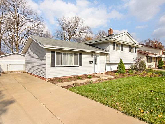 3rd image of 13766 Havendale Dr