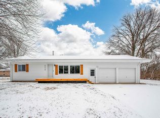 3415 E Cedar Hills Dr, Chillicothe, IL 61523
