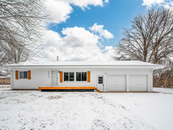 3415 E Cedar Hills Dr, Chillicothe, IL 61523