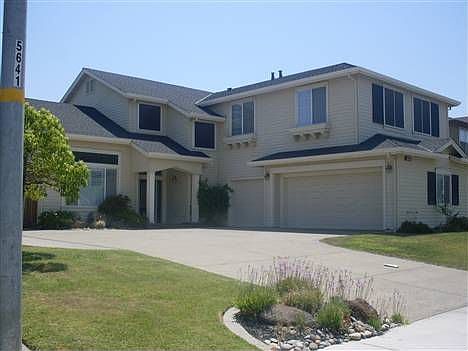 2nd image of 2470 Garazi St