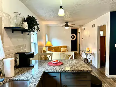 2 bed, 780 sqft, $6,500 — Photo 4