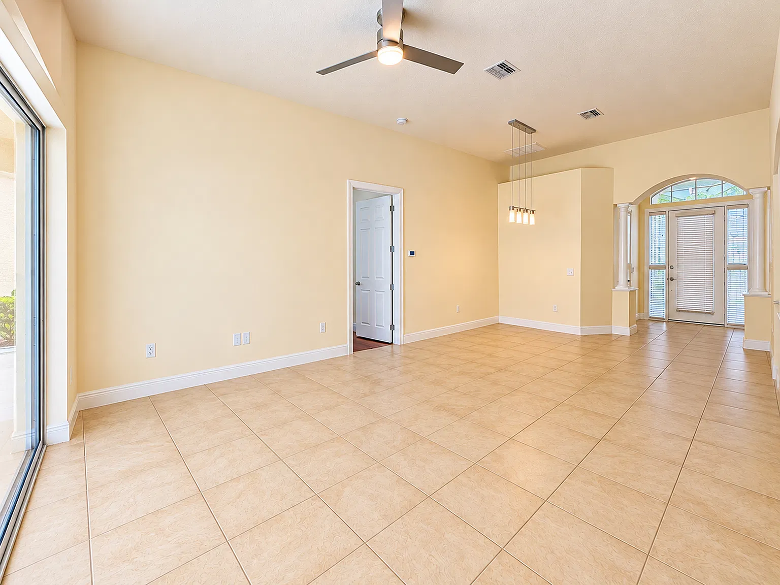 2 bed, 1579 sqft, $2,480 — Photo 3