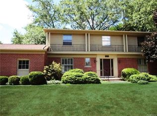 5274 Kellen Ln, Bloomfield Hills, MI 48302