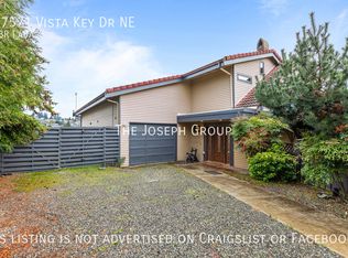 37571 Vista Key Dr NE, Hansville, WA 98340
