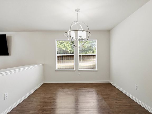 5th image of 821 Honeywell Dr