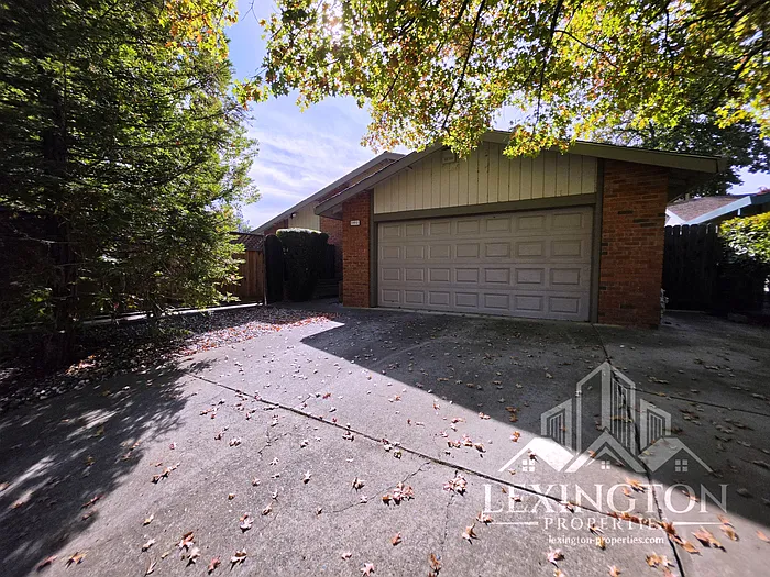 3 bed, 2.0 bath, 1409 sqft, $2,550 — Photo 3