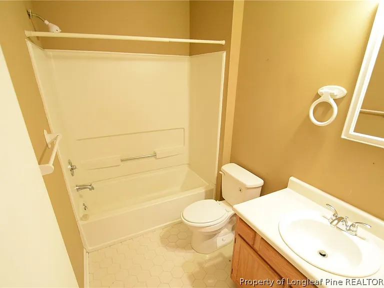 1328 Butterwood Cir — Photo 8