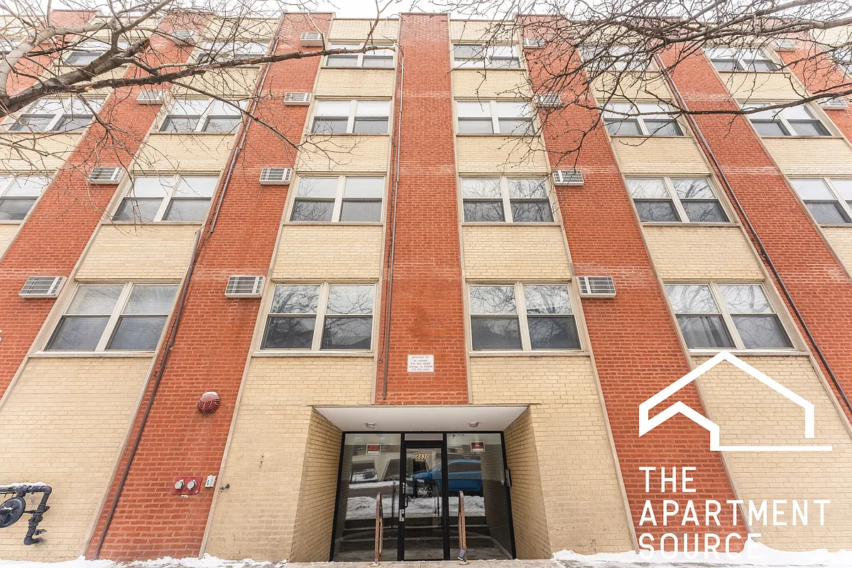 Building Photo - 6830 N Sheridan Rd #265