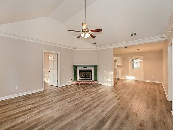 4th image of 407 Cindi Ct