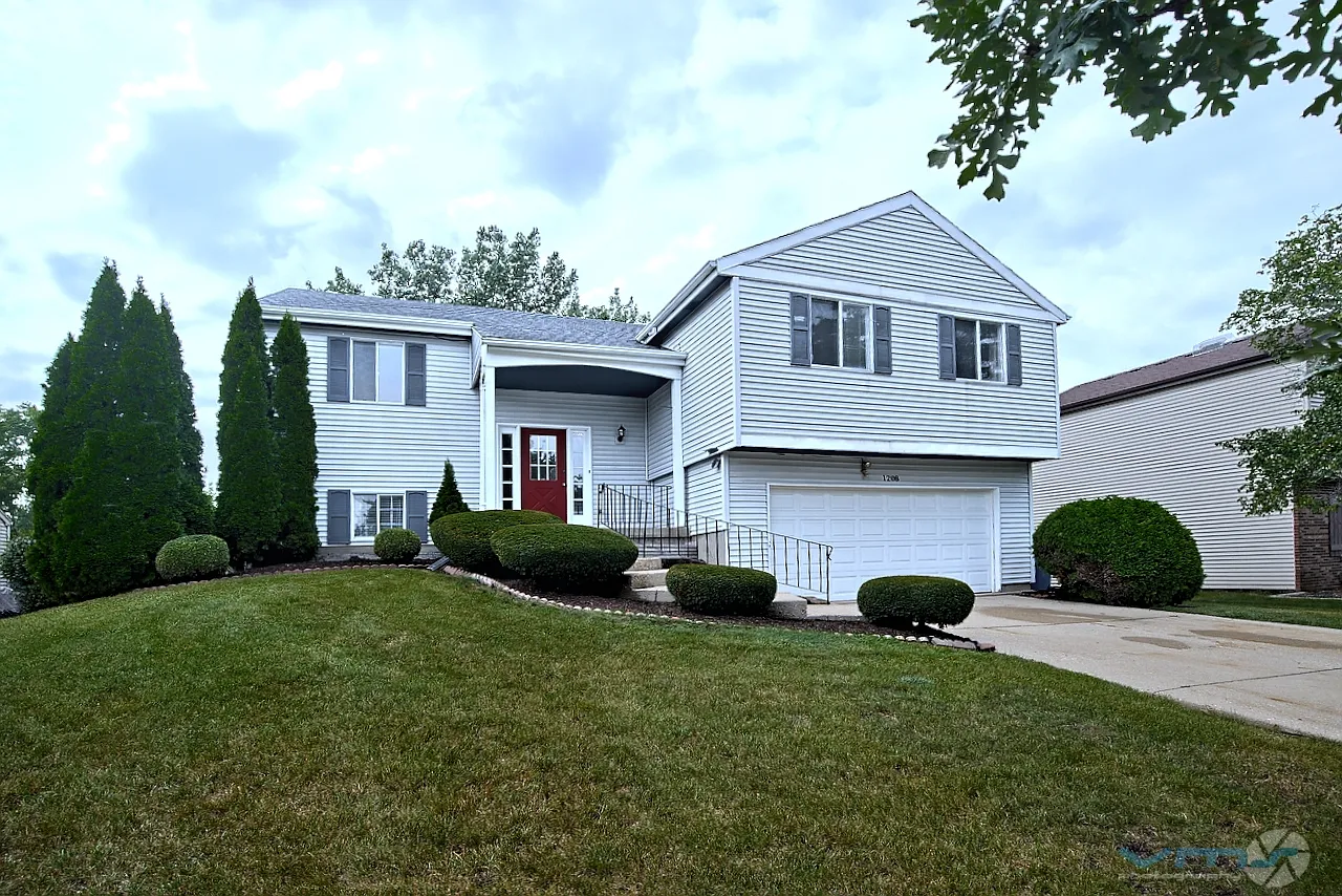 1208 Dogwood Ln photo 1