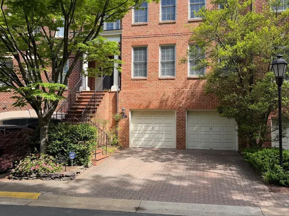 2007 Mayfair McLean Ct, Falls Church, VA 22043