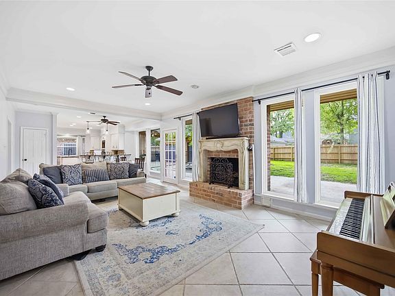 3rd image of 2907 Forest Garden Drive