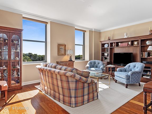 3rd image of 310 S Michigan Ave Unit 604