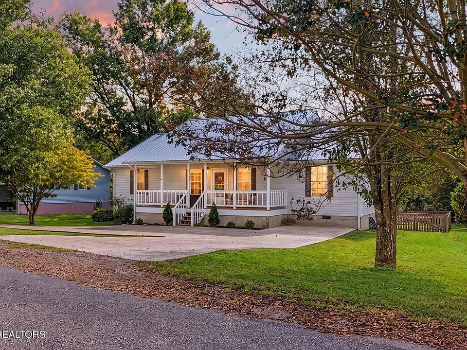 1st image of 316 Circle R Dr