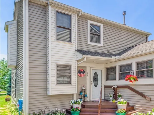 1243 Stardust Ave NW, Canton, OH 44708