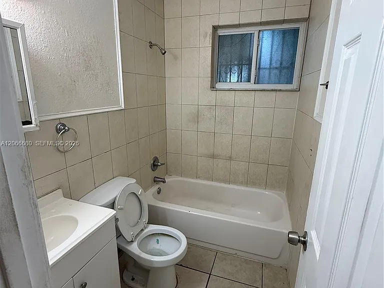 4520 NW 13th Ave #4520 — Photo 5