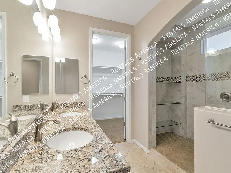 7631 W Laurel Ln — Photo 21