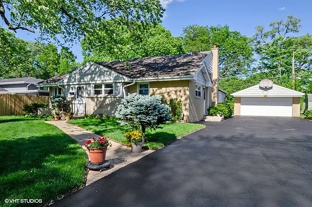 1219 Longmeadow Dr photo 1