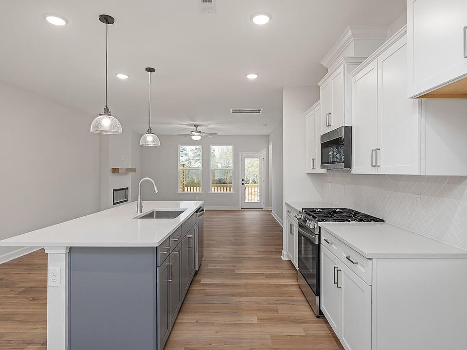 1st image of 147 Broadway St #4