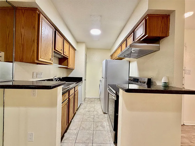 2120 Wilcrest Dr #121 — Photo 13