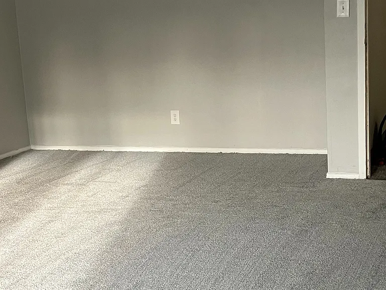 Valley York Apartments — Photo 49