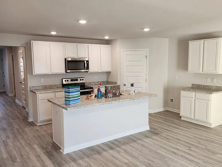 6541 Slabinski Ln — Photo 2