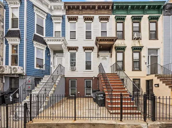 1572 Bergen St, Brooklyn, NY 11213