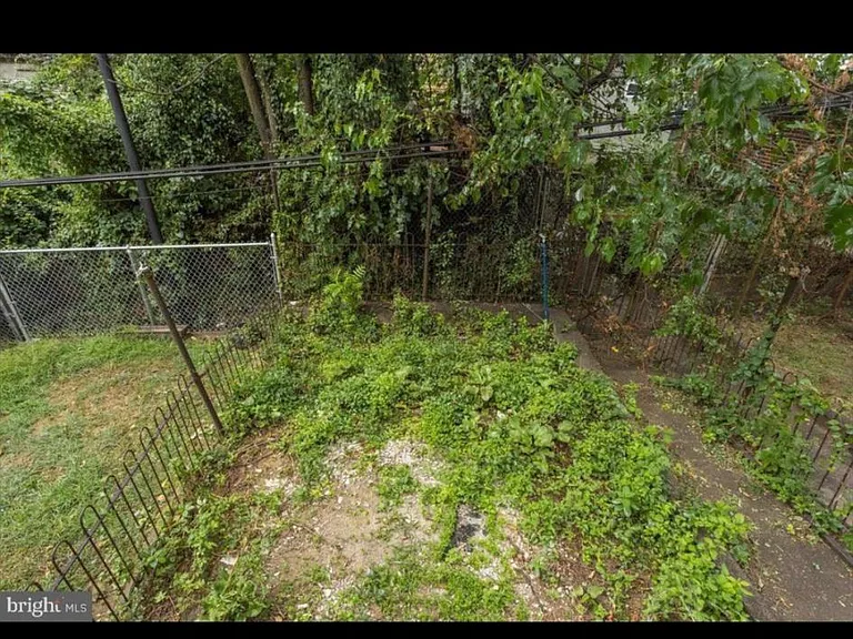 1658 N Redfield St — Photo 6