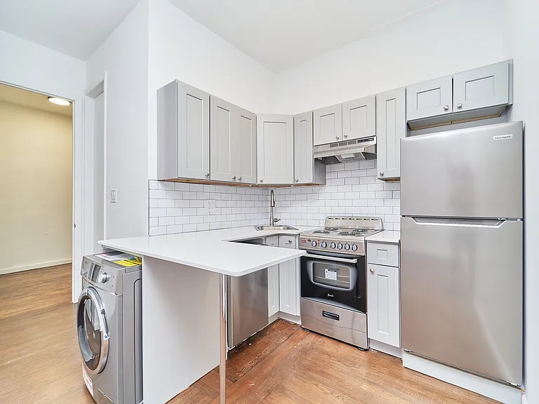 118 E 91st St #2B — Photo 9