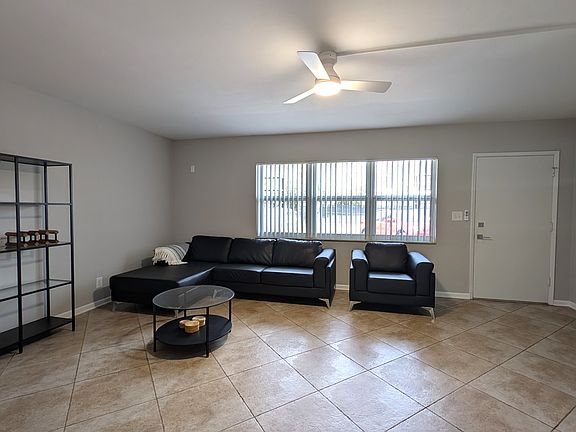 3rd image of 3209 Colony Club Rd APT 2