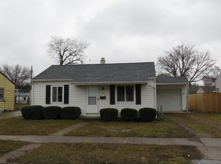 1135 Race Dr, Troy, OH 45373