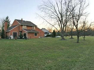 11 Kent Ct, Annandale, NJ 08801