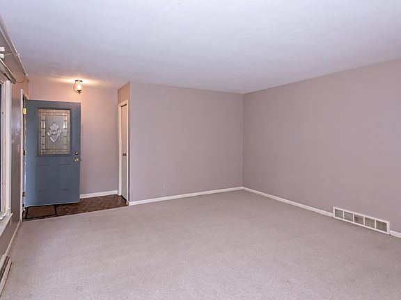 4th image of 3418 Knox St